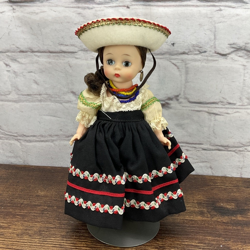 Madame Alexander Doll Mexico 576 International Series 1974 Bent knees vintage